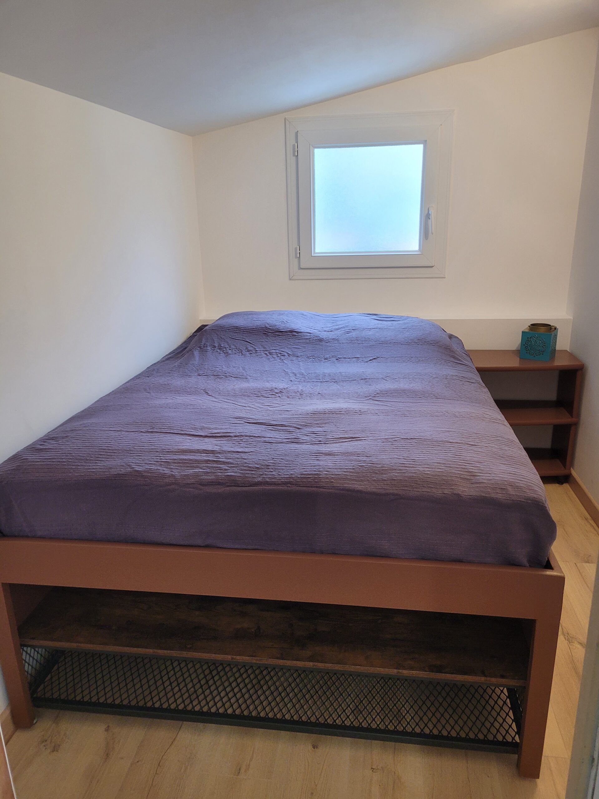 Fabrication d’un cadre de lit à partir de deux meubles existants